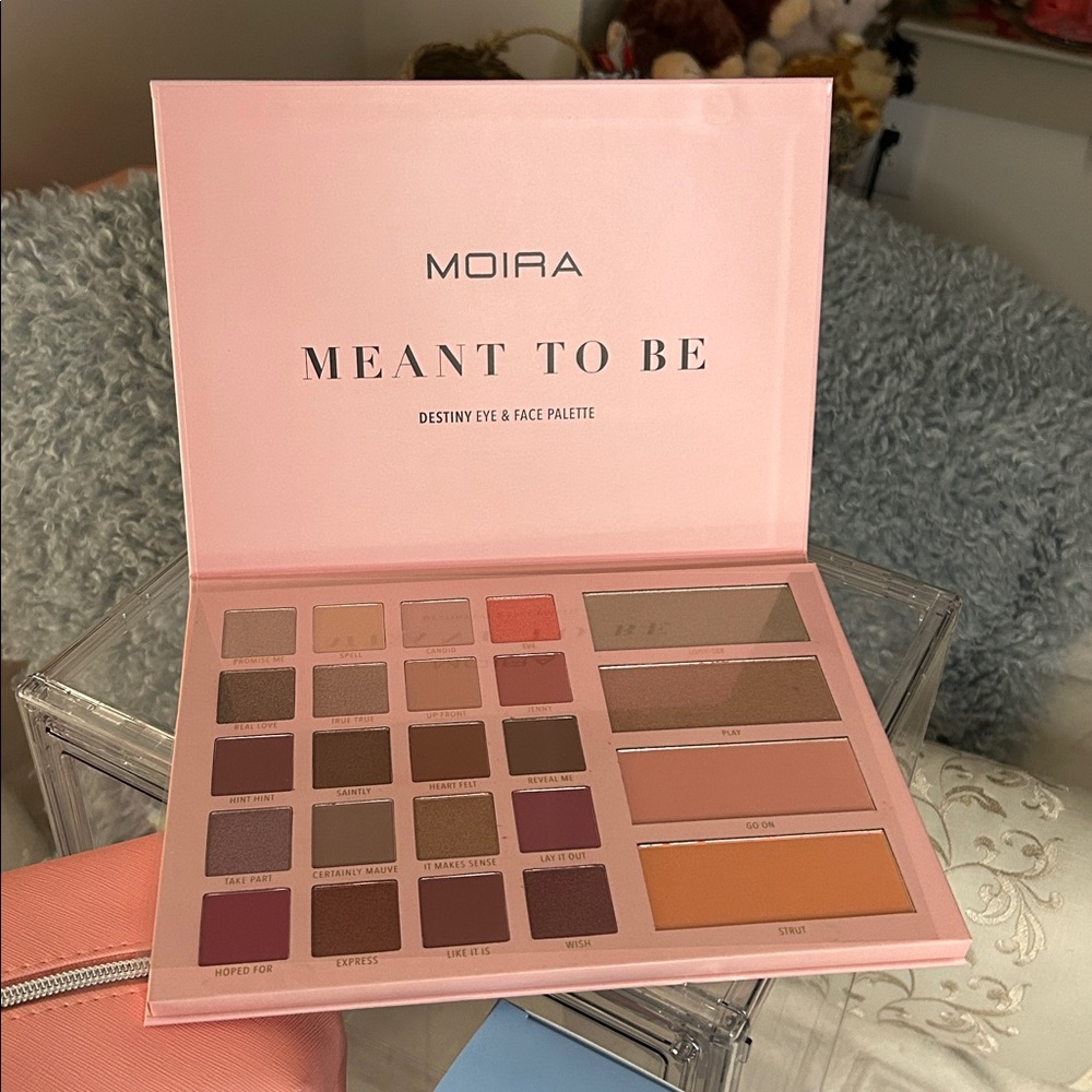 bebe Pink Makeup Bag with Moira 'Meant To Be' Pink Eyeshadow Palette & More NWT - Picture 7 of 11